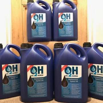 Oil2 Horse 2 Litre Jerry Can- mites? Mallenders? Scabs? All gone